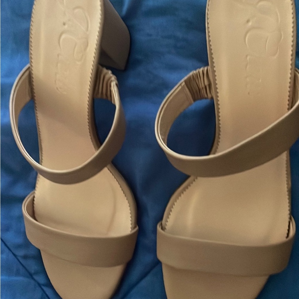 Women’s dress shoes